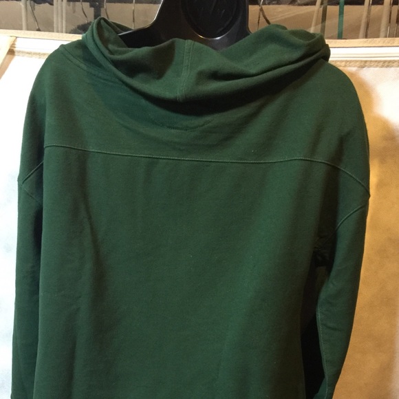 Women’s- Tunic-style top - Picture 2 of 3